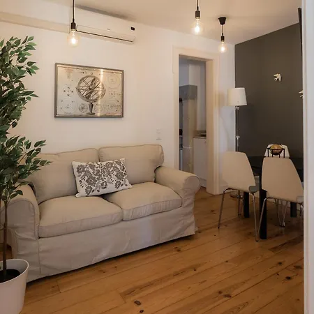 A Janela, Charming In Center Appartement