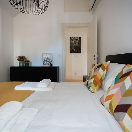 A Janela, Charming In Center Appartement