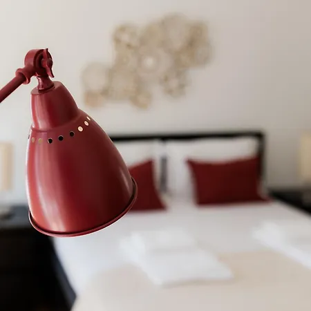 Apartment A Janela, Charming In Center *