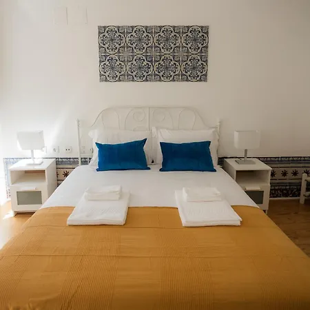 Apartment A Janela, Charming In Center *