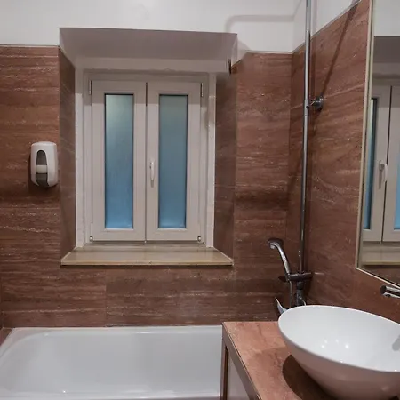 A Janela, Charming In Center * Lisbon