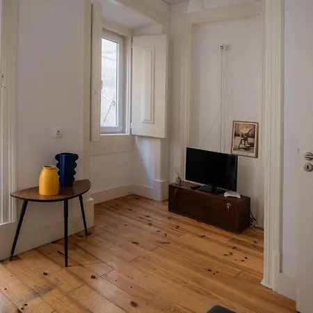 Apartment A Janela, Charming In Center Lisbon